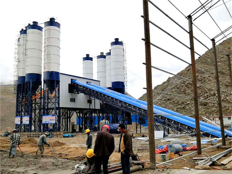 橋梁建設(shè)用的混凝土攪拌站設(shè)備，大型120工程商砼攪拌站廠家
